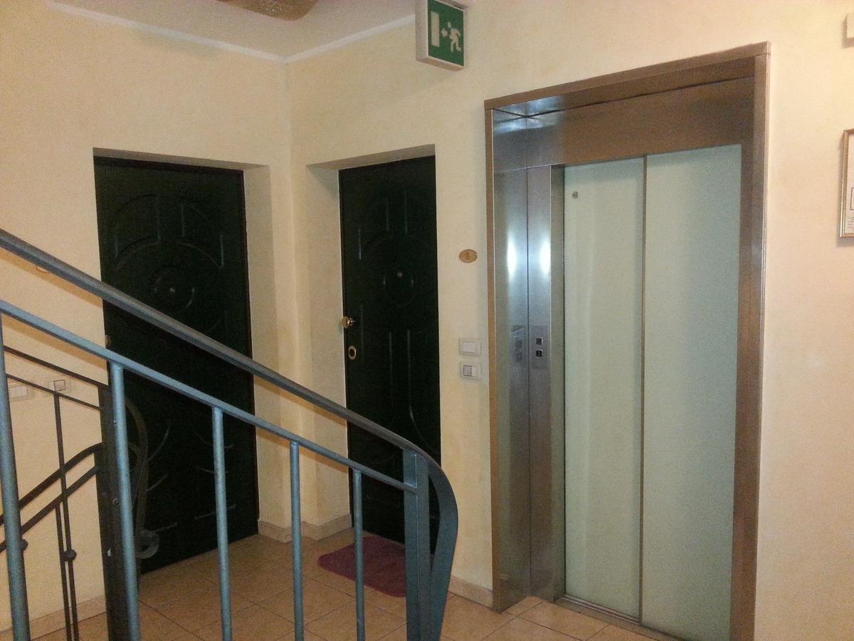里米尼Residenza Melucci公寓式酒店 外观 照片