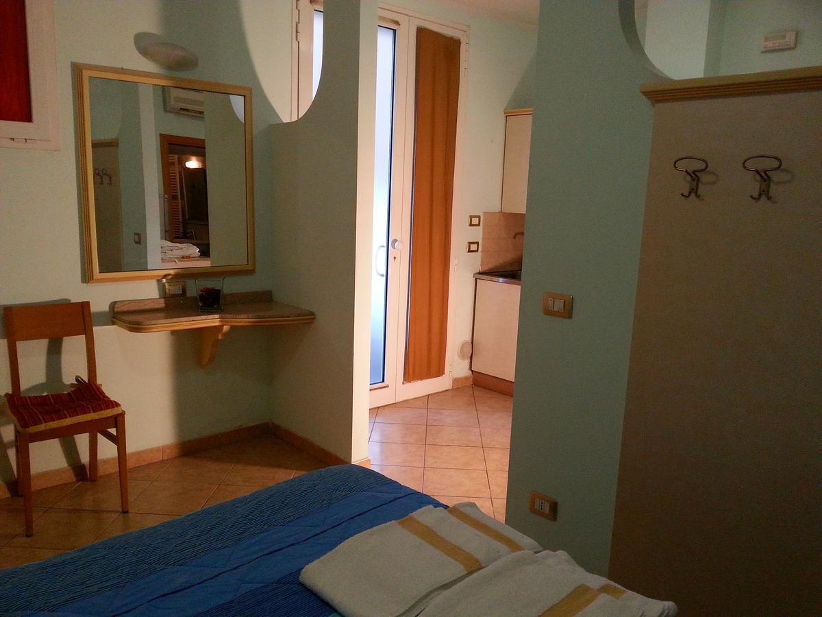 里米尼Residenza Melucci公寓式酒店 外观 照片